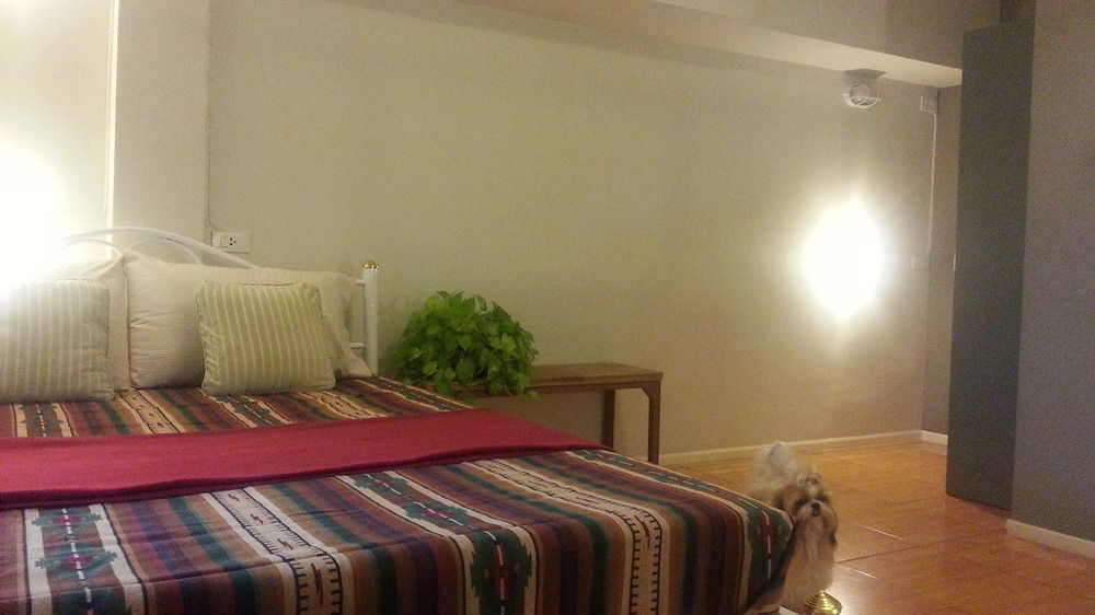 Need Sleep Hostel Bangkok Extérieur photo