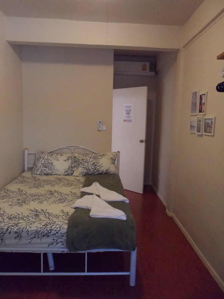 Need Sleep Hostel Bangkok Extérieur photo