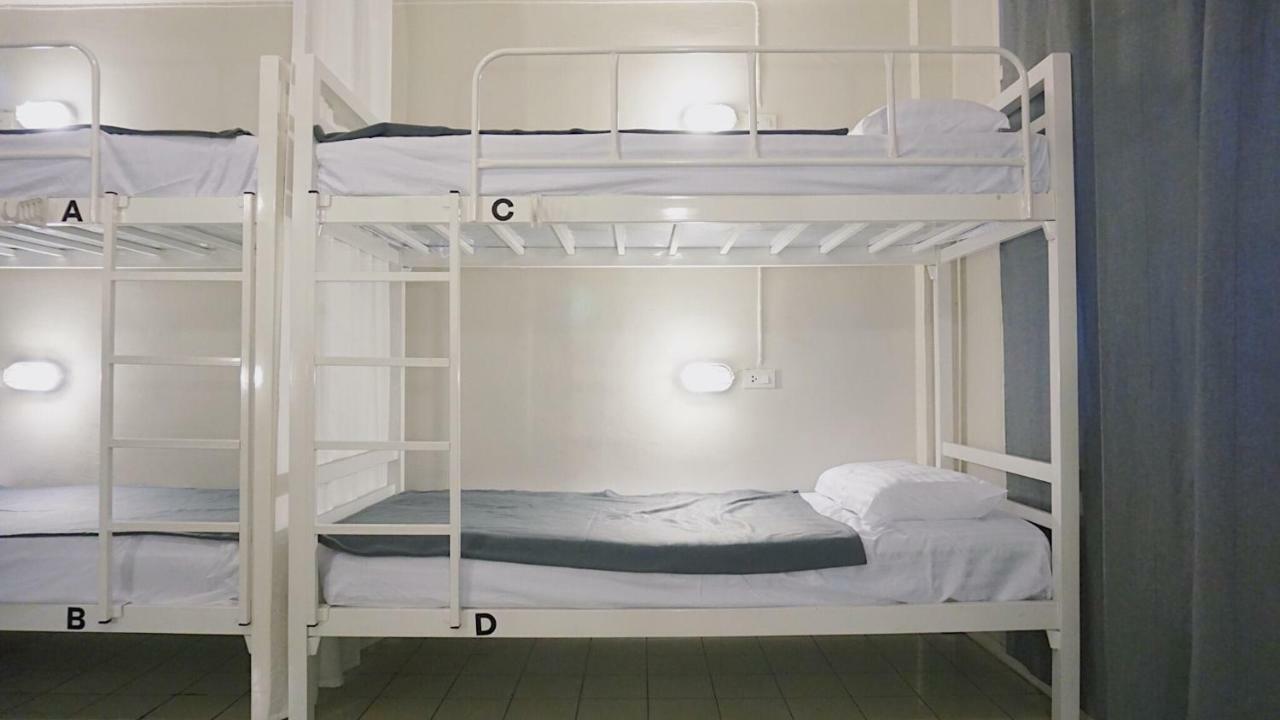 Need Sleep Hostel Bangkok Extérieur photo